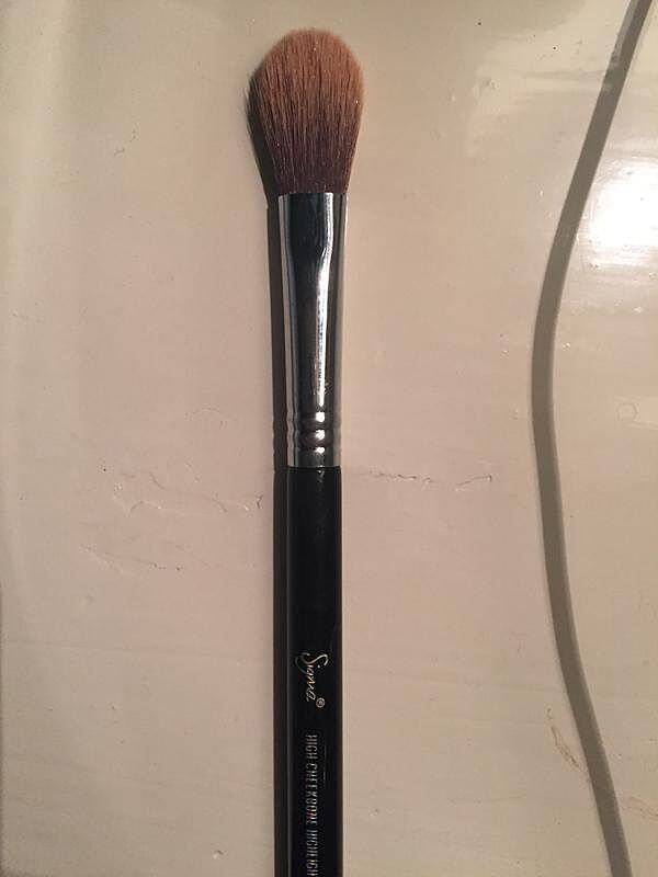 Sigma Face Brushes F03 High Cheekbone Highlighter™ pinceau illuminateur
