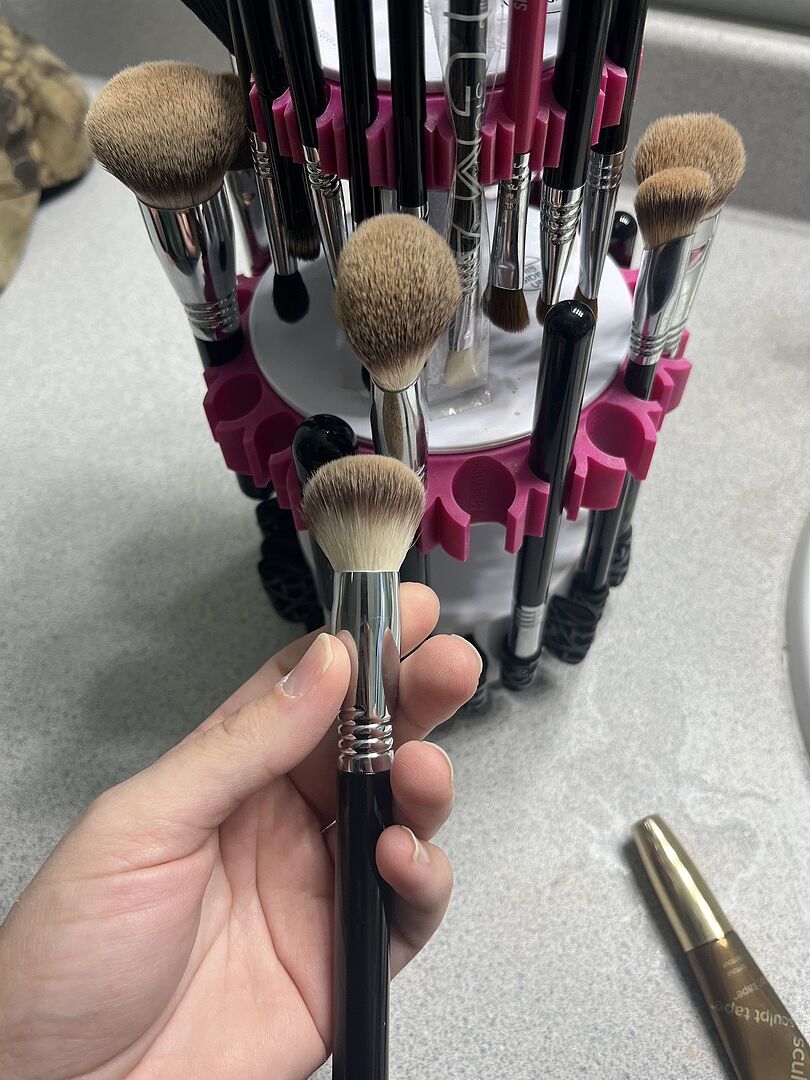 Sigma Face Brushes F43 Soft Angled Cheek Brush pinceau blush incliné