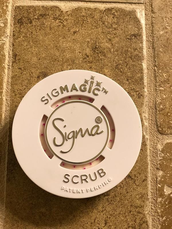 Sigma Brush Care Sigmagic Scrub nettoyant solide pour pinceaux 28,3 g silicone