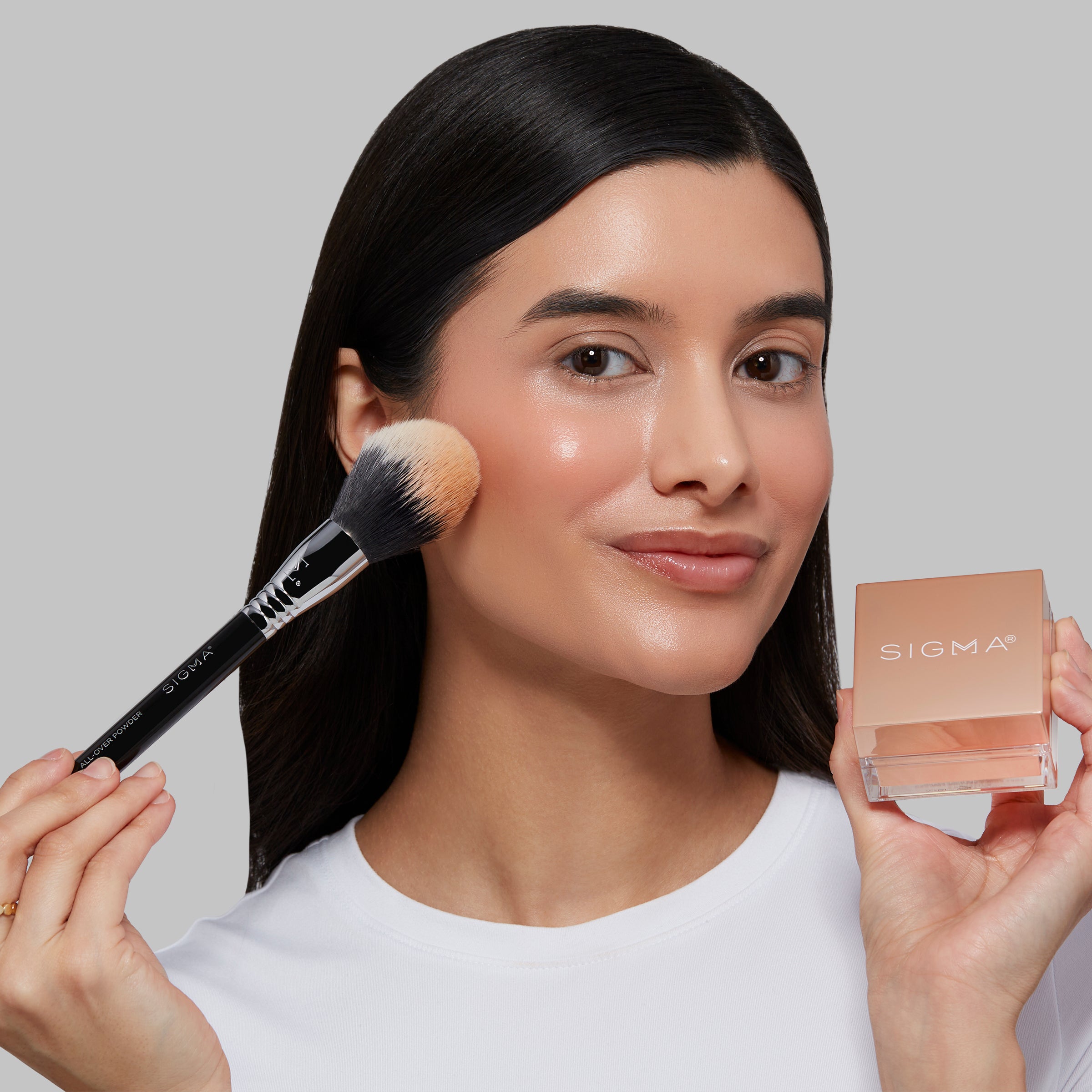 Sigma Face Brushes F24 All-Over Powder™ Brush pinceau poudre visage