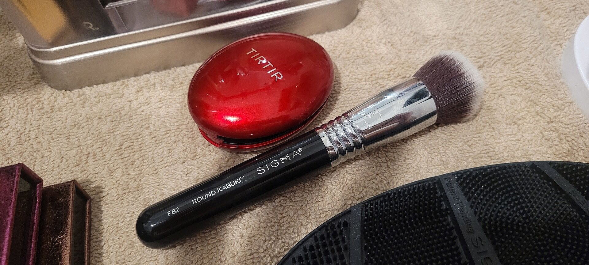 Sigma Face Brushes F82 Round Kabuki™ Brush pinceau kabuki rond