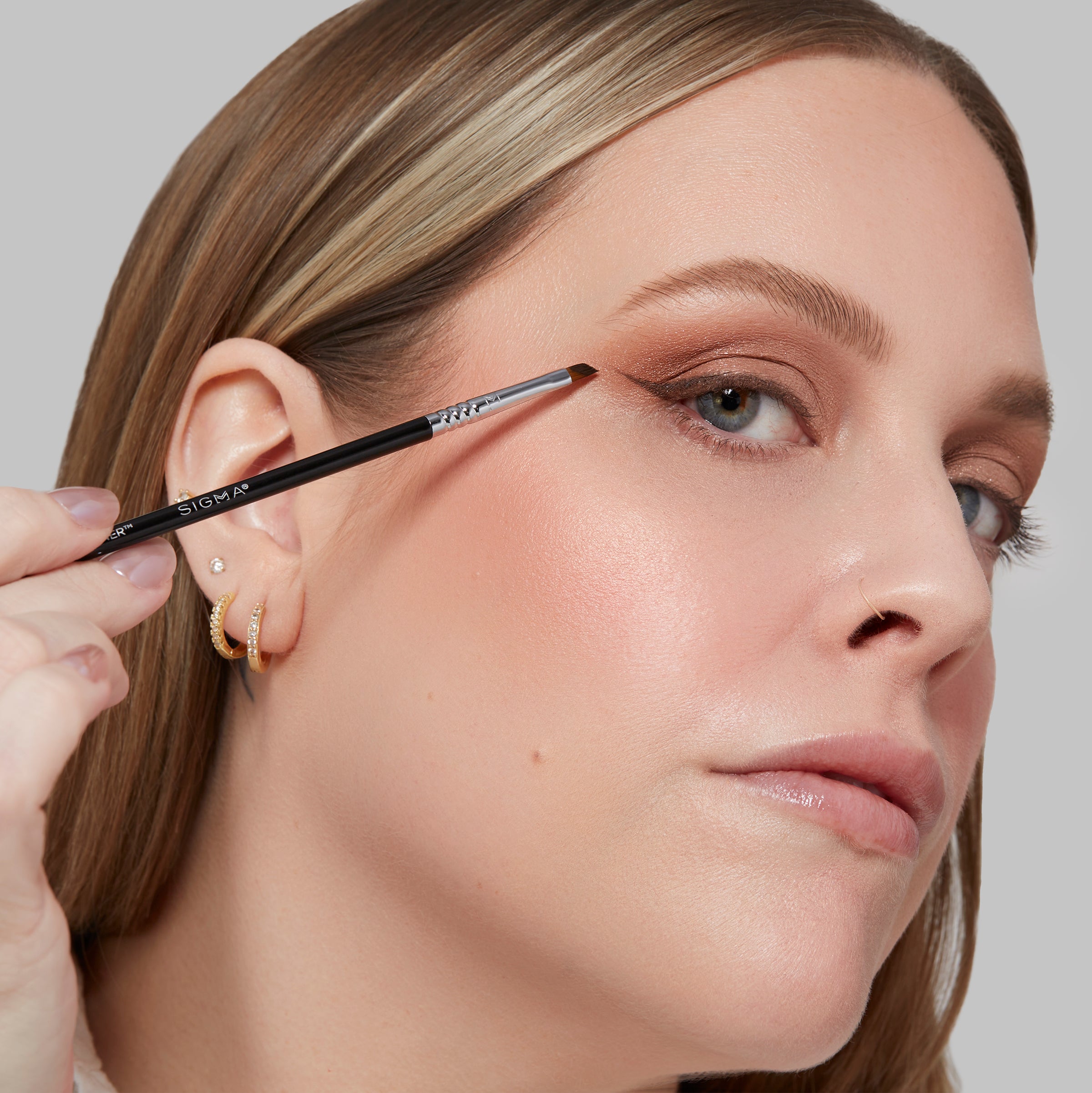 Sigma Eye Brushes E06 Winged Liner pinceau eyeliner biseauté