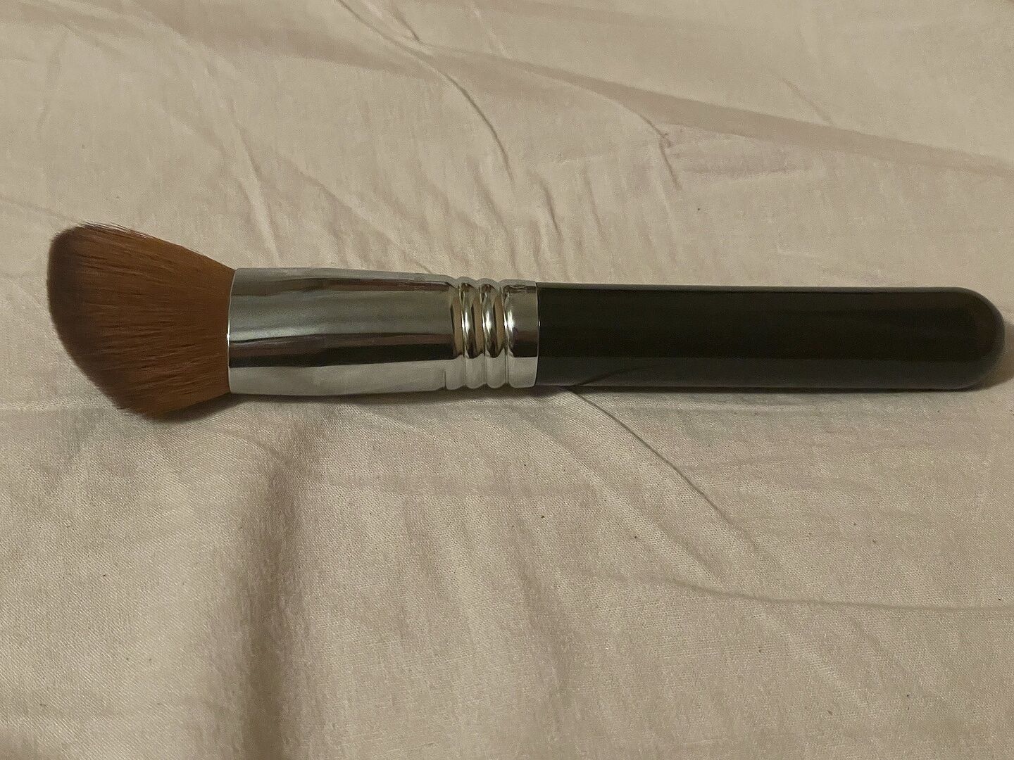 Sigma Face Brushes F47 Multitasker pinceau visage tête angulée