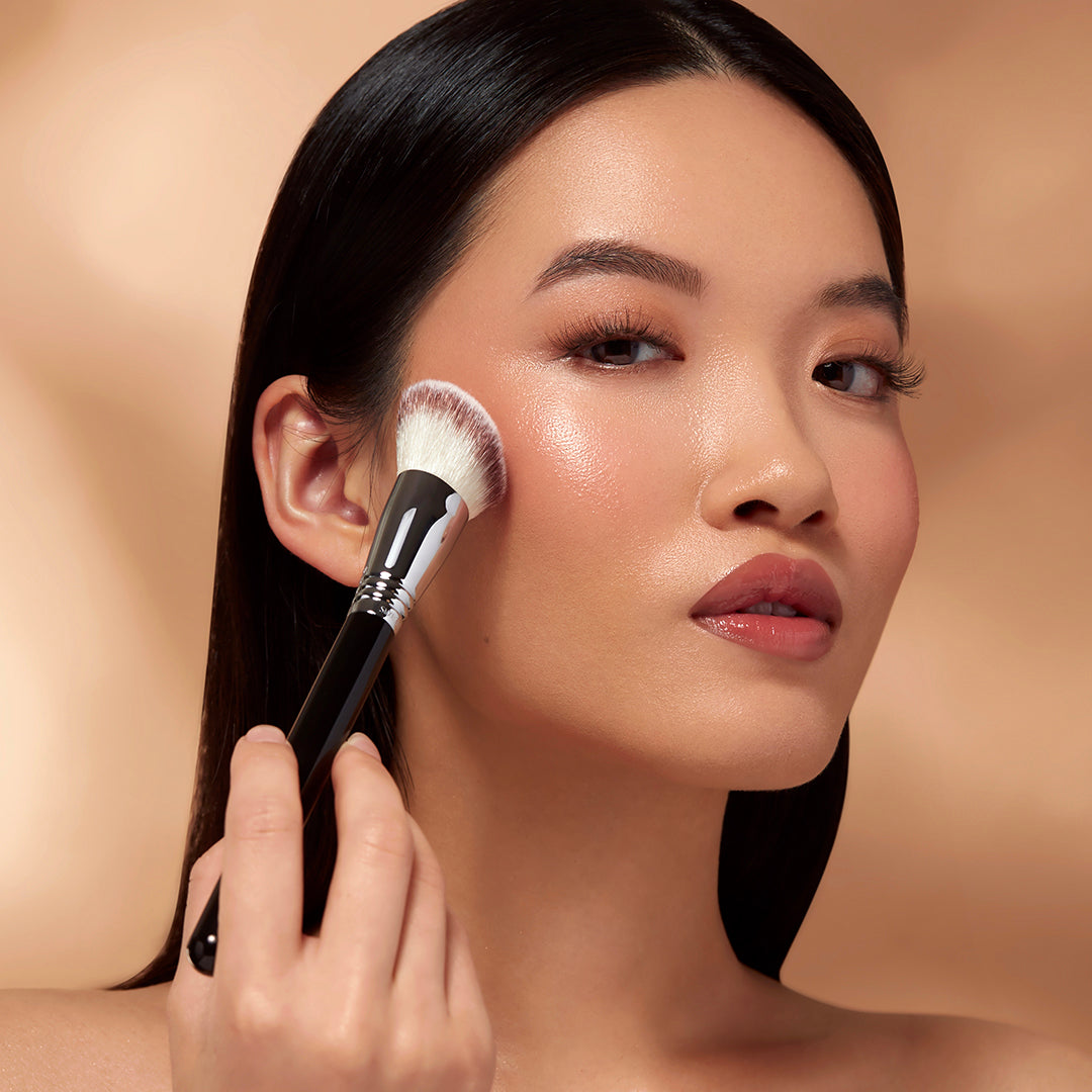 Sigma Face Brushes F43 Soft Angled Cheek Brush pinceau blush incliné