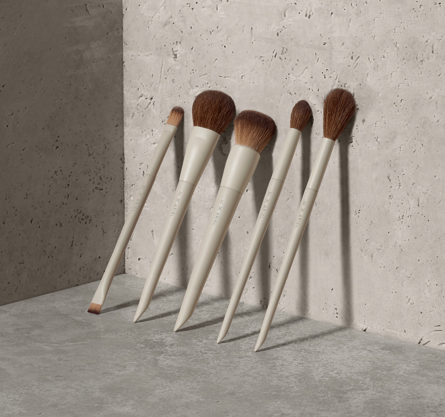 Morphe Face Brushes X Ariel A19 pinceau anti-cernes double embout