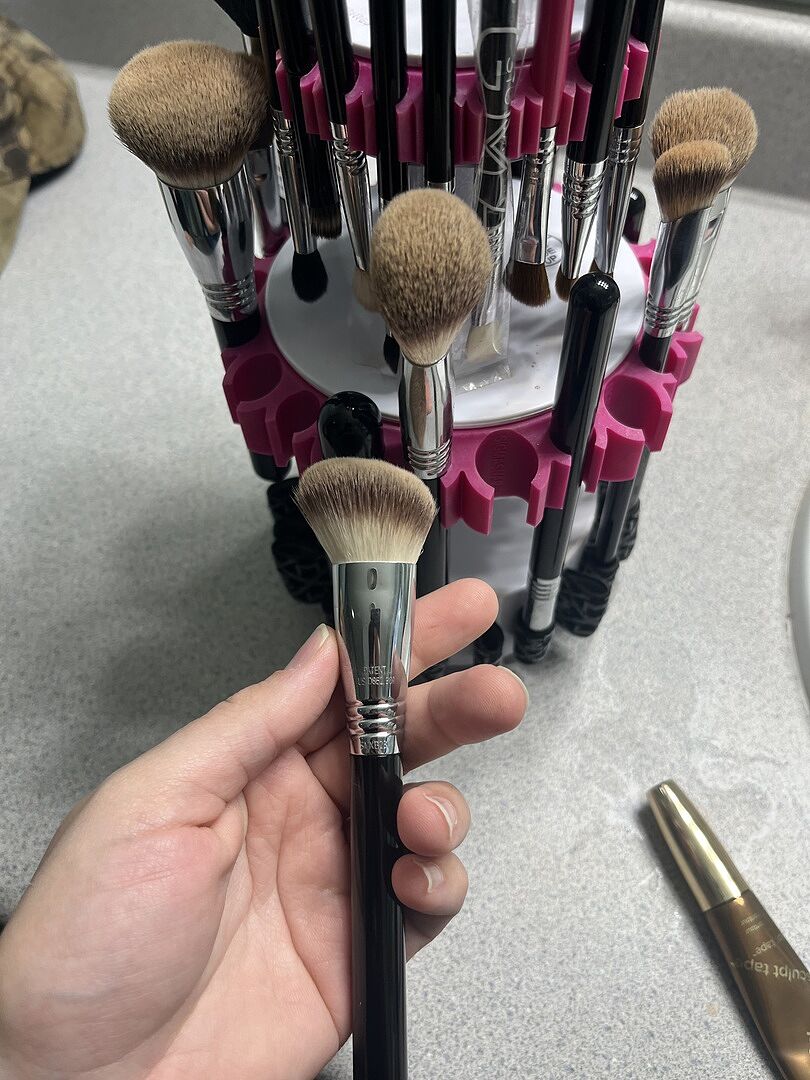 Sigma Face Brushes F43 Soft Angled Cheek Brush pinceau blush incliné