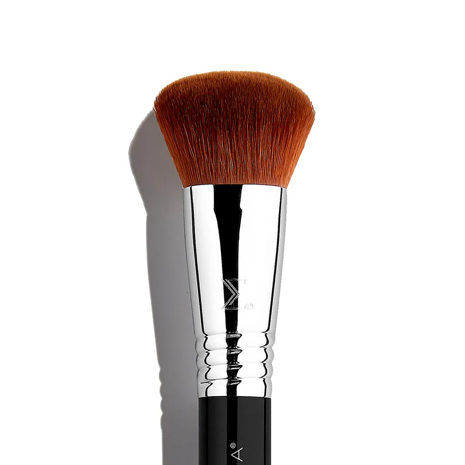 Sigma Face Brushes F47 Multitasker™ pinceau teint biseauté